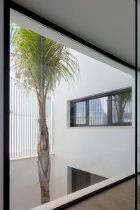 patio ventanal casa vivienda moderna chiralt arquitectos valencia