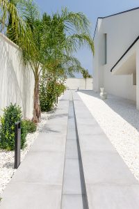 patio jardin fuente casa vivienda moderna chiralt arquitectos valencia