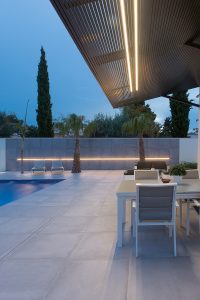 terraza piscina iluminacion casa vivienda moderna chiralt arquitectos valencia