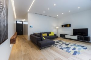 Salón de casa de pueblo moderna de Chiralt Arquitectos Valencia
