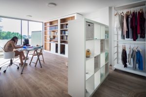 Habitación juvenil minimalista en vivienda unifamiliar amplia y luminosa. Chiralt Arquitectos Valencia